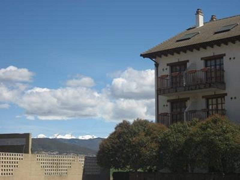 Hotel Anaya Puente La Reina de Jaca Exteriör bild